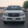 Close-up view of the front grille of the 2009 Toyota Land Cruiser GXR V8 in Qatar.