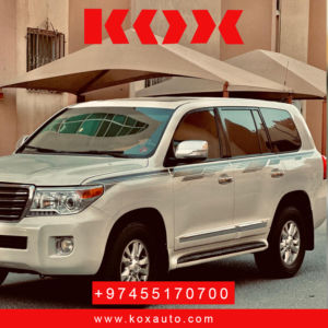 Toyota Land Cruiser GXR V8 in Qatar, featuring a 4.6L engine, 304 HP, and full-time 4WD. Perfect for both city driving and desert adventures, with luxurious features and advanced safety.